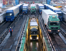 Экспортеры и импортеры переплатят ₽333 млрд за перевозку грузов между