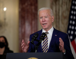 В США призвали Байдена перестать винить Россию в кризисе внутри страны