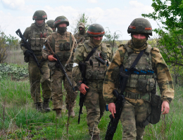 В Госдуме предложили допустить к контрактной службе выпускников школ