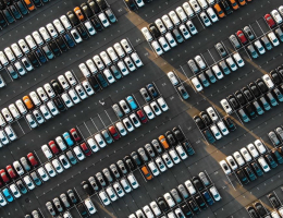 Тысячи новых Kia, Hyundai, Haval и Geely обнаружены на складах в России