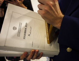 Житель Смоленской области чуть не задушил полицейского