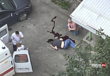 В Первоуральске мужчина выпал с четвертого этажа