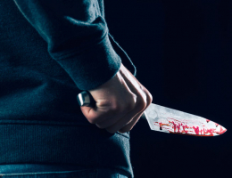 Россиянин нанес 13 ножевых ранений 17-летней девушке на глазах очевидцев