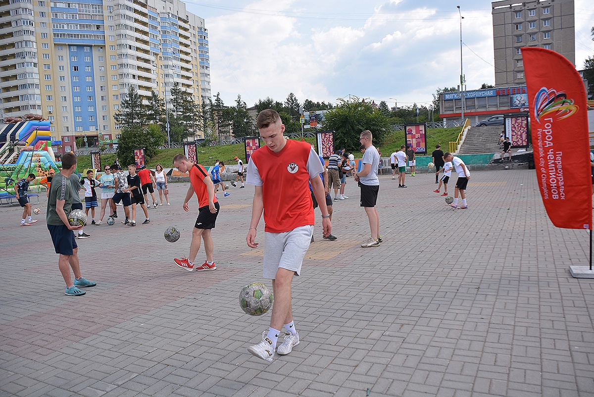 В выходные установлен новый рекорд по чеканке футбольного мяча⚽
