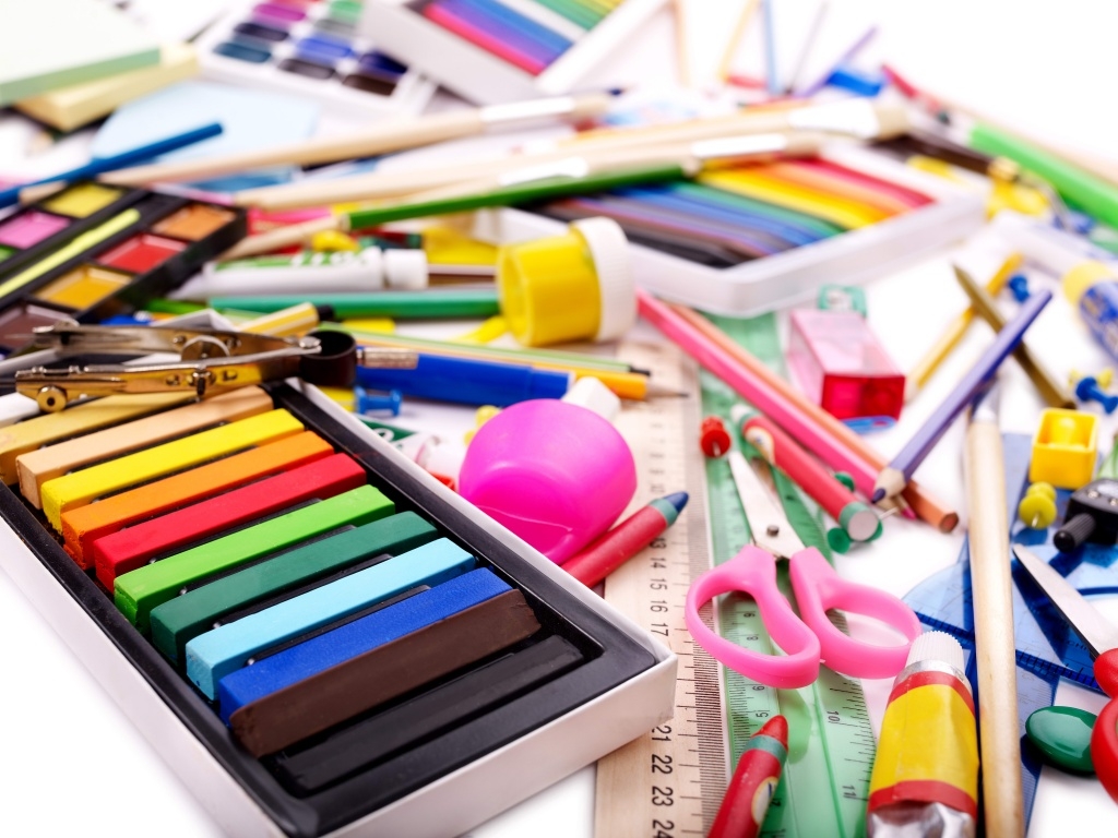 Открыта «горячая линия» по вопросам качества и безопасности школьных принадлежностей