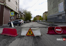 На улице Малышева закрыли движение