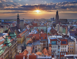 Россиянам массово отказывают в разрешениях на проживание и работу в Польше