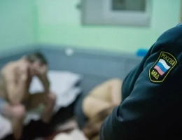 Пьяный россиянин попытался скинуть своих детей с девятого этажа