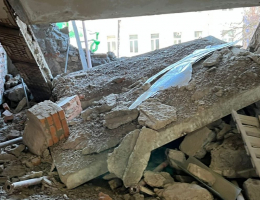 В Кировской области подростка насмерть придавило бетонной плитой