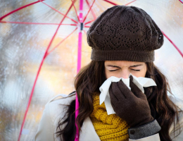 Иммунолог развеяла миф о подготовки организма к осени