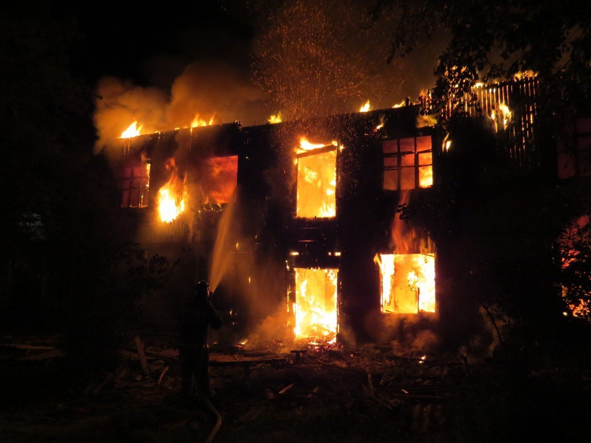 Ночью на Динасе снова горел нежилой барак