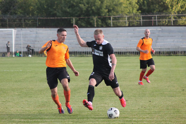 «Динур» из Первоуральска проиграл «Синаре» со счетом 4-1