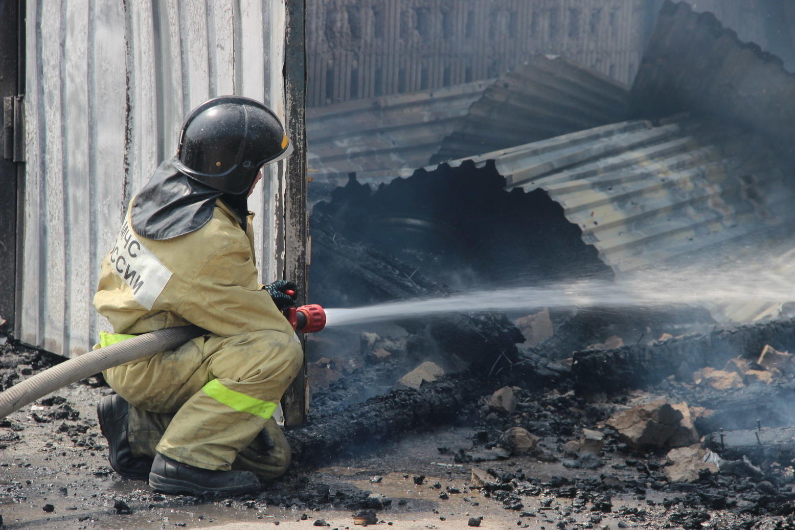 В одном из автосервисов Первоуральска сгорели машины