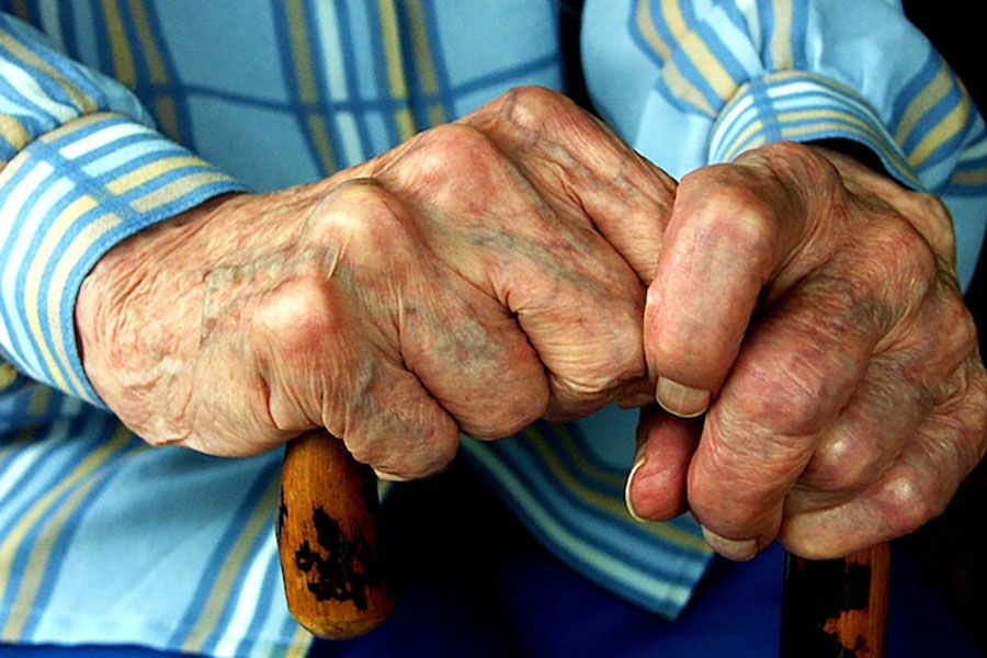 В Первоуральске уголовник ограбил 80-летную жительницу