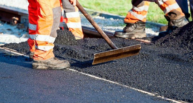 Жители Первоуральска не довольны качеством внутри домовых дорожных работ