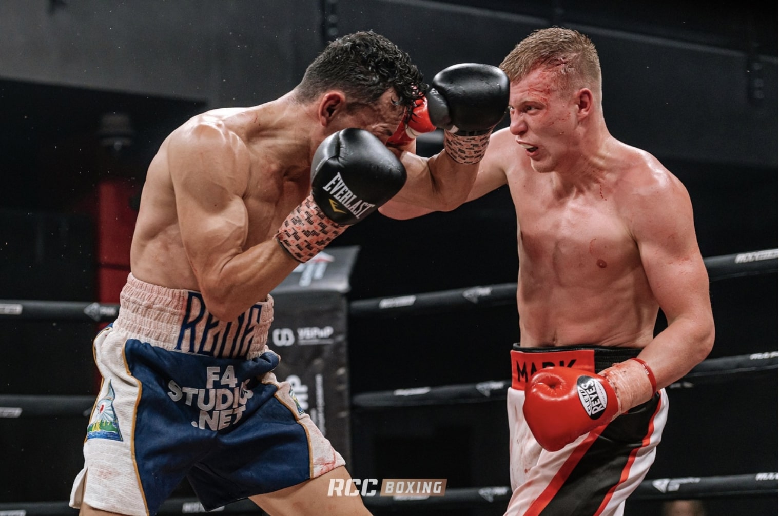 Урванов победил экс-чемпиона мира Альварадо в главном бою турнира RCC Boxing Promotions