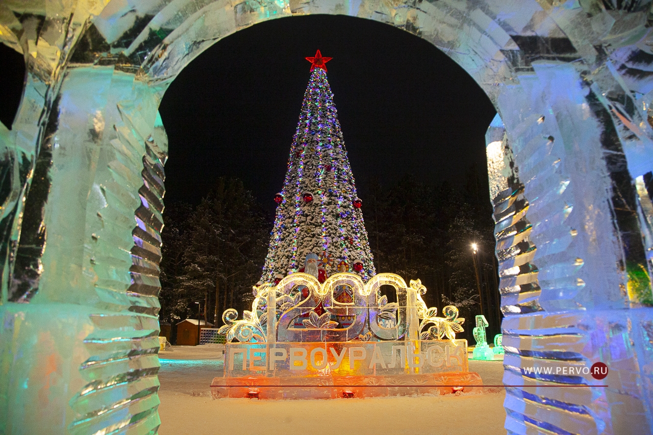 В «Парке новой культуры» открылся новогодний городок