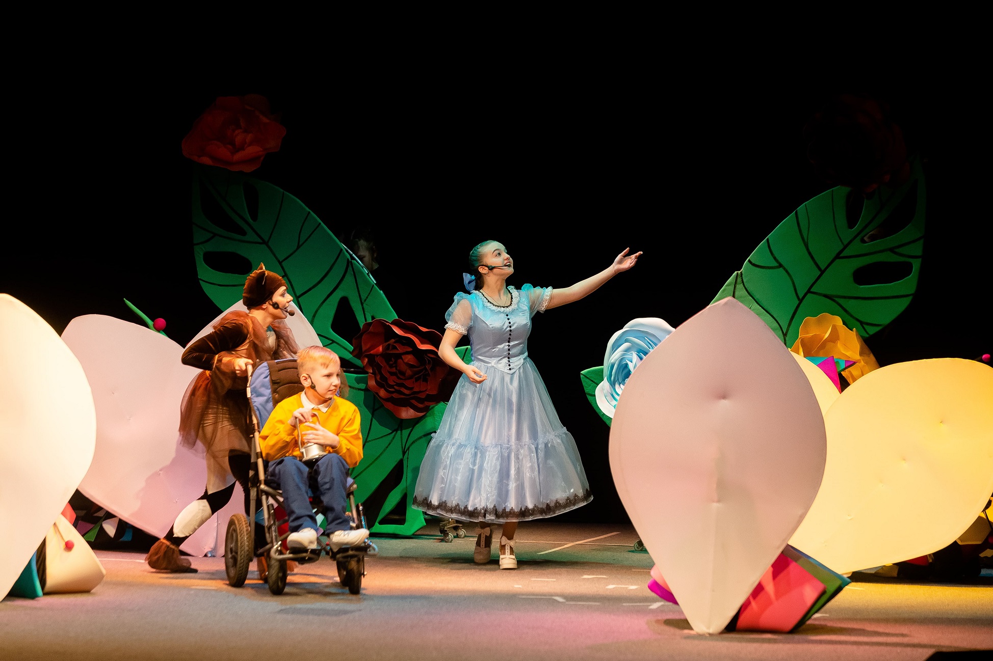 В Первоуральске прошел благотворительный театральный фестиваль «Снежность»