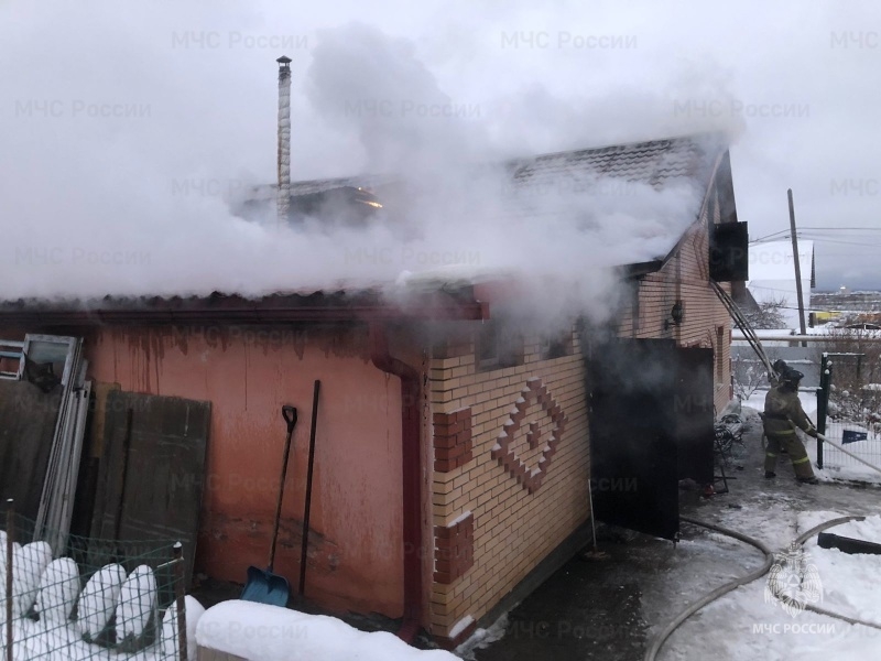 На улице Трудовая сгорел дом на двух хозяев