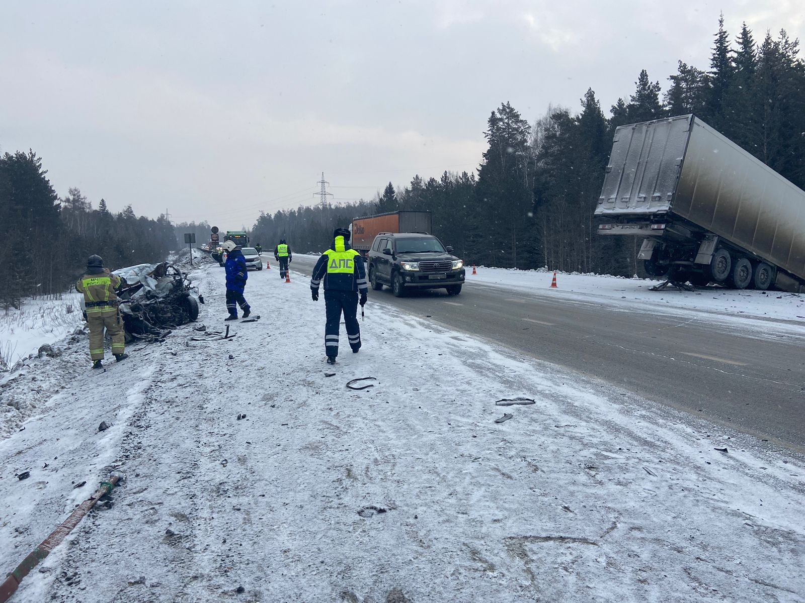 Госавтоинспекция Первоуральска устанавливает обстоятельства смертельного ДТП