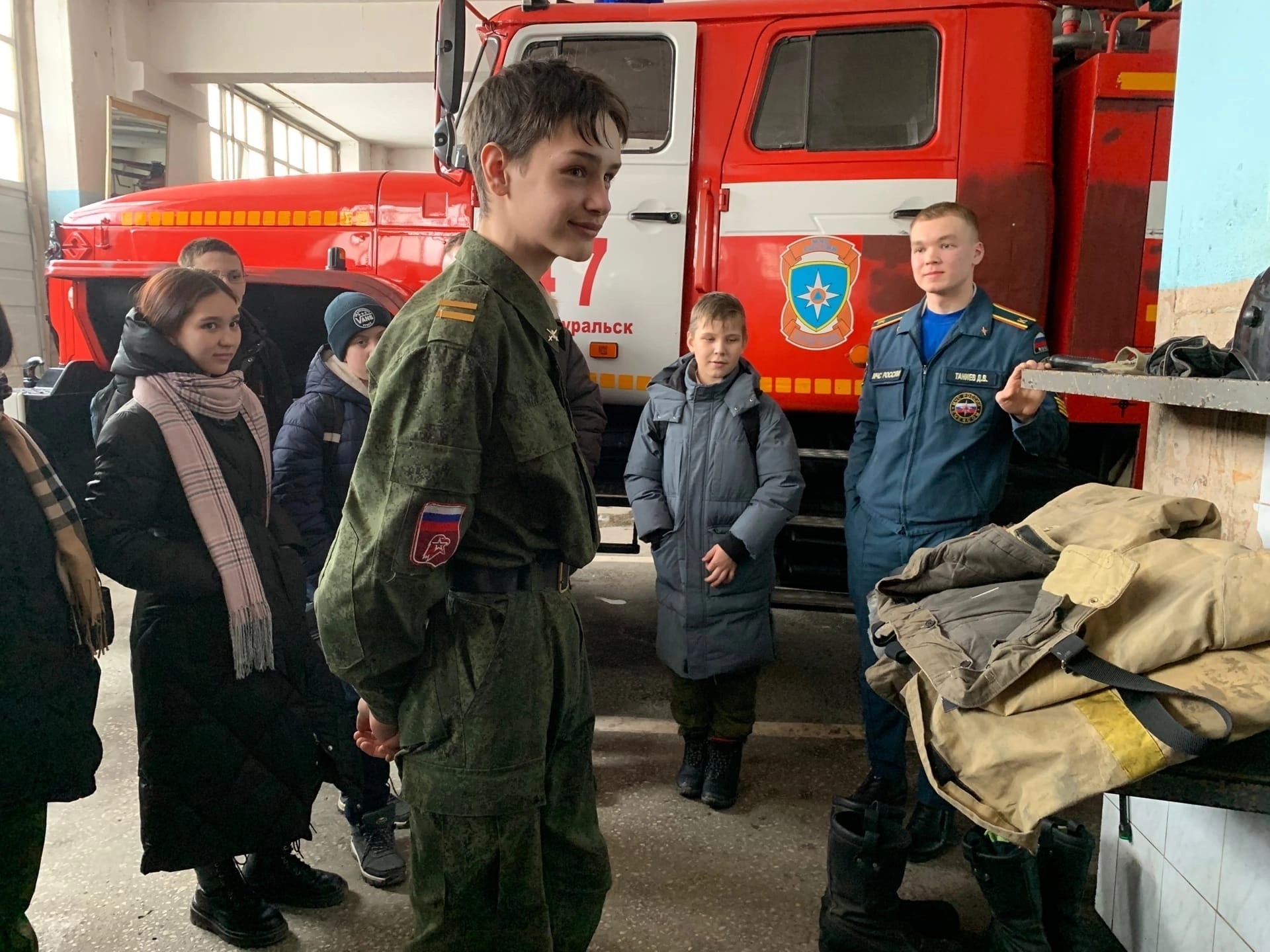 Кадеты школы №3 окунулись в будни спасателей МЧС