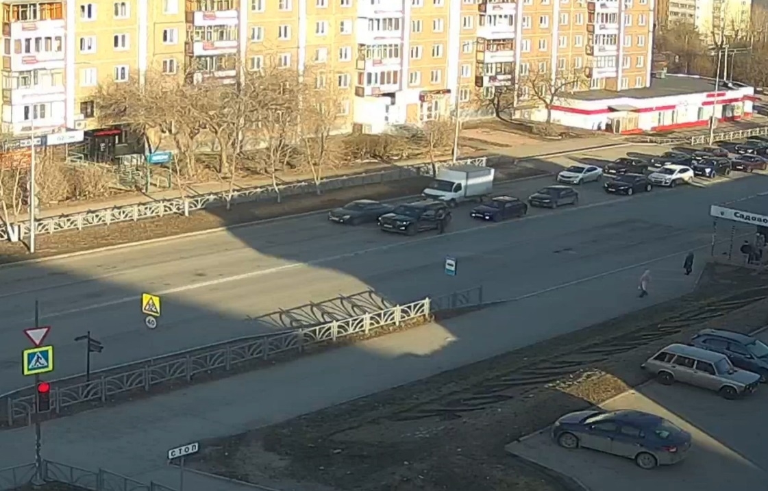 На улице Ленина посреди дороги подрались водители