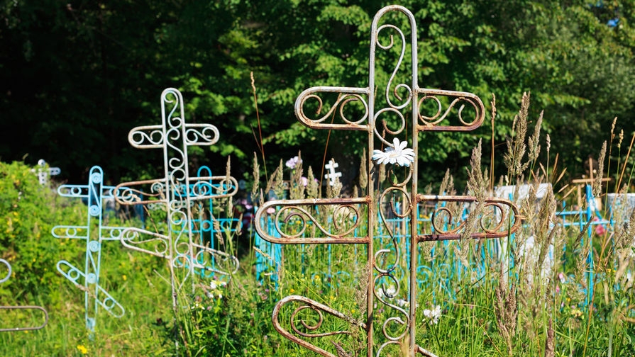 Осужденных убийц обязали оплачивать похороны и поминки погибших