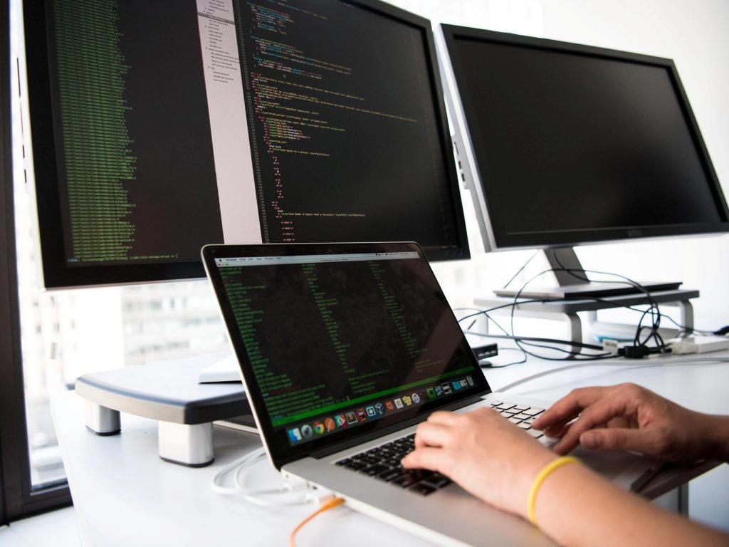 Создатели лучших IT-проектов начали борьбу за премию губернатора