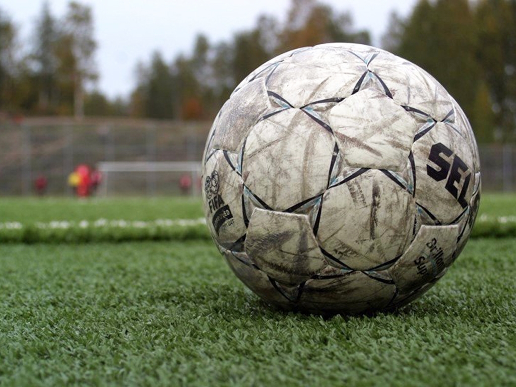 Юные футболисты приняли участие в соревнованиях «кожаный мяч»