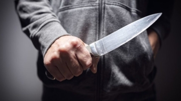 Сын принял отца за робота и забил до смерти ножом