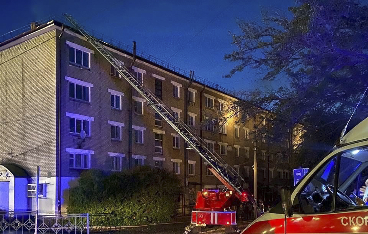 В Первоуральске потушили горящую пятиэтажку