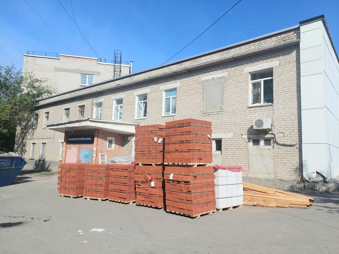 В больнице начались ремонты помещений под новые флюорографы, маммограф и МРТ