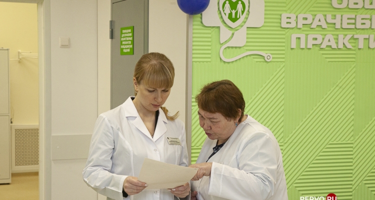 Спрос на медиков вырос на 42% за год 