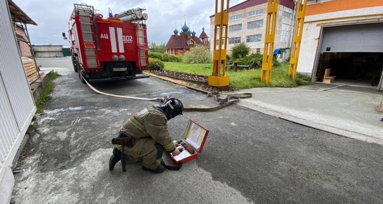 Пожарно-спасательный отряд ликвидировал условное возгорание на заводе