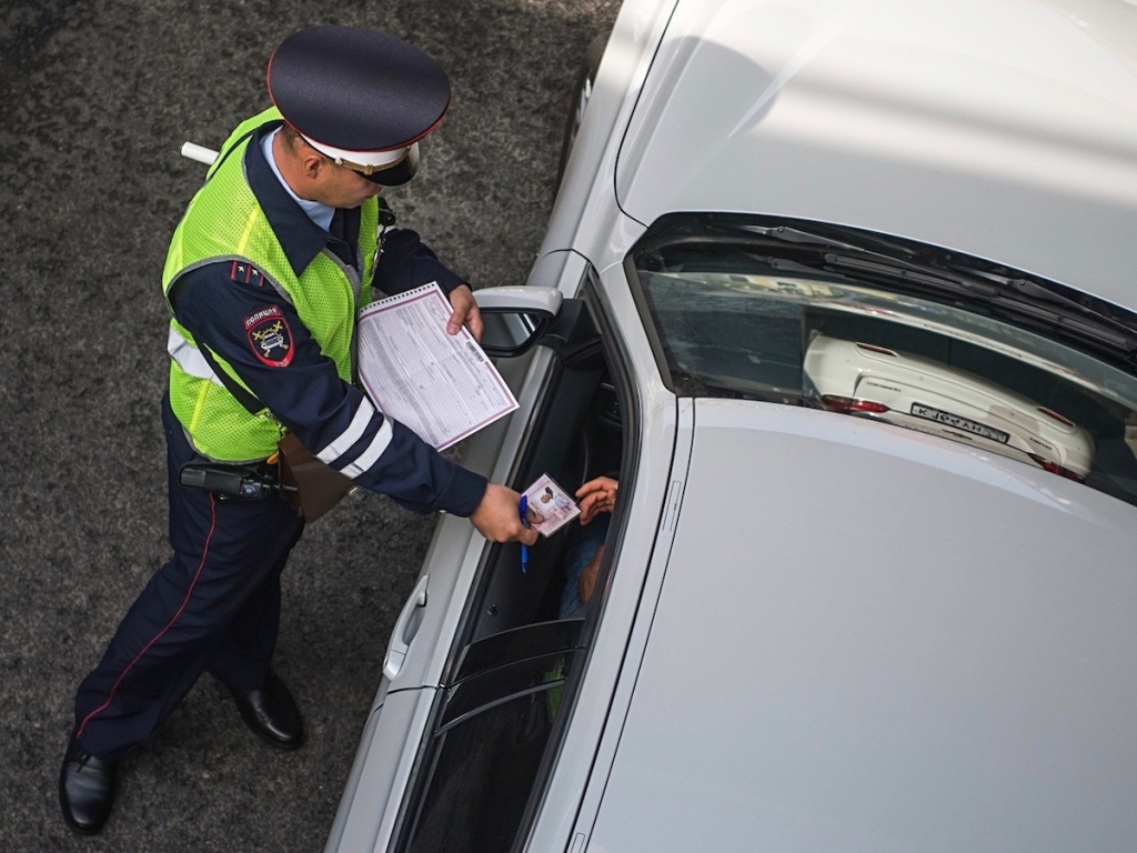 Житель Владивостока разбил 20 припаркованных автомобилей