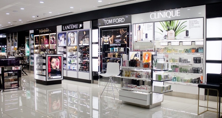 В аэропорту Кольцово 46-летняя женщина украла брендовый парфюм