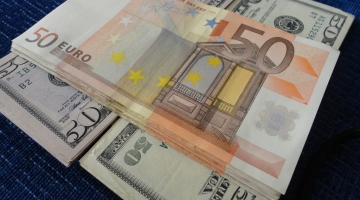 Курс евро обновил рекорд 2022 года