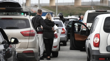 На подъезде к Крымскому мосту скопилась пробка