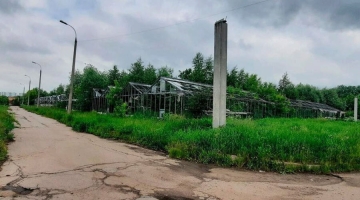 На разрушенную теплицу в Москве упал БПЛА