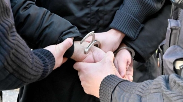 40 человек напали на полицейских на нефритовом прииске в Бурятии