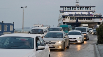 В Крыму вновь остановлена работа Керченской паромной переправы