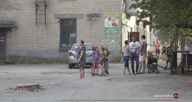 Полицейские задержали девушку, согласившуюся купить 7 литров алкоголя подросткам