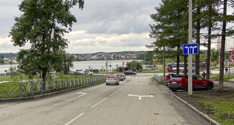 В ГИБДД «узаконили» поворот на перекрёстке улиц Ватутина-Ленина