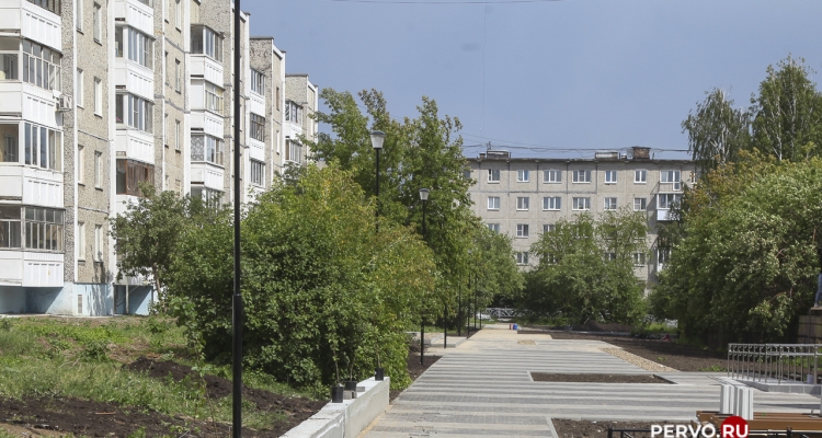 На улице Трубников после реконструкции открыли аллею