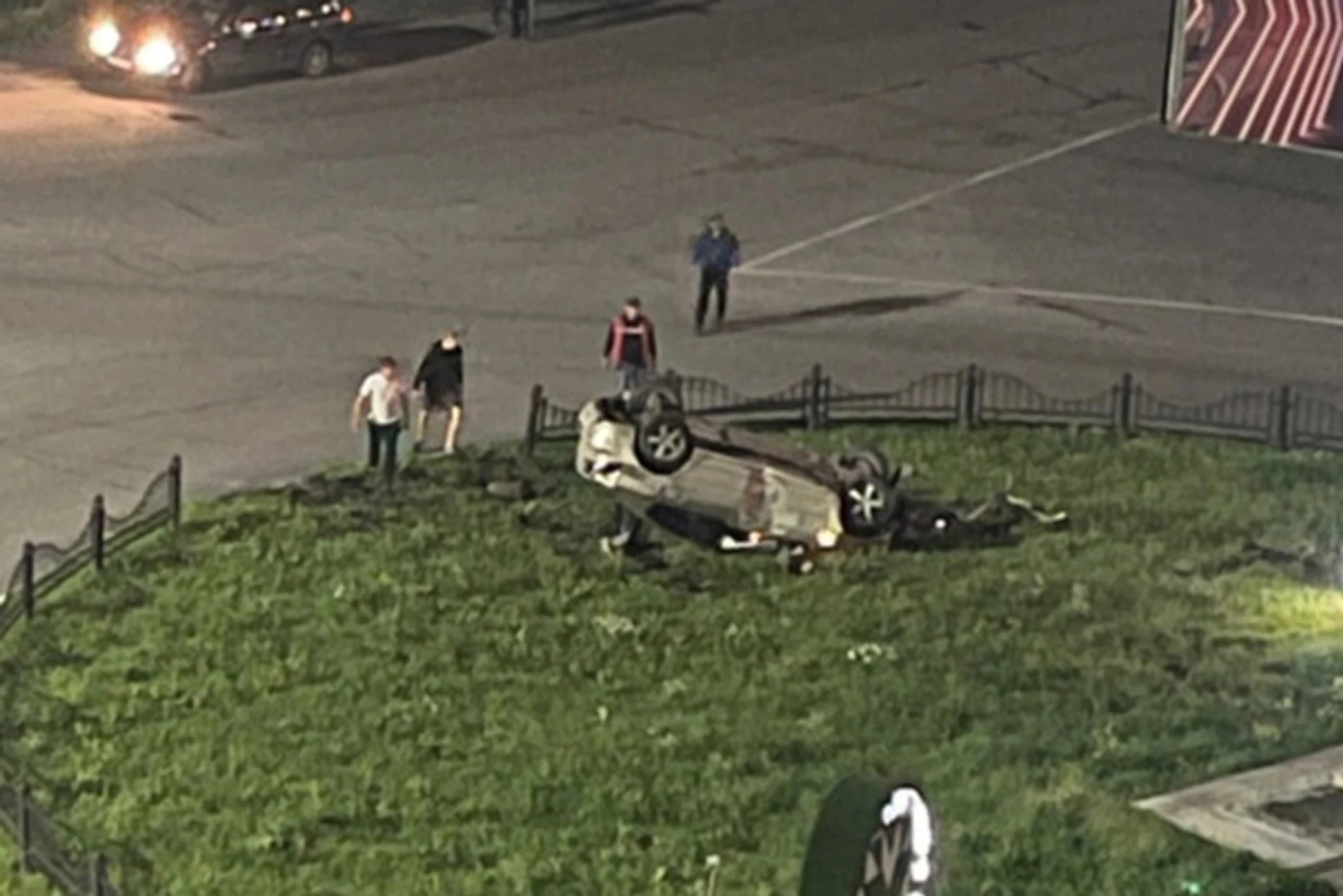 В микрорайоне Динас автомобиль «сделал уши». Видео