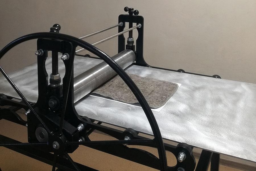 Детская художественная школа закупила новый офортный станок