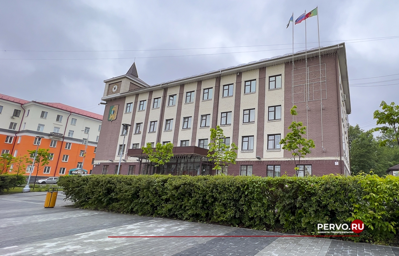 График приёма жителей в администрации города на август