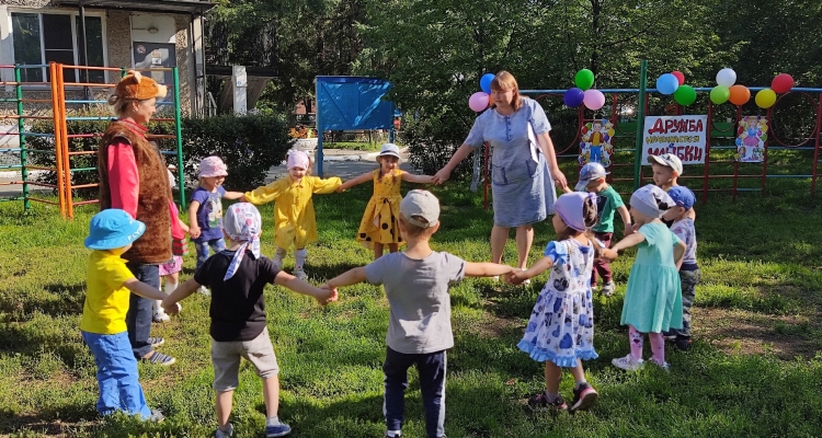 Сегодня начался прием в детские сады детей, получивших направления на новый учебный год