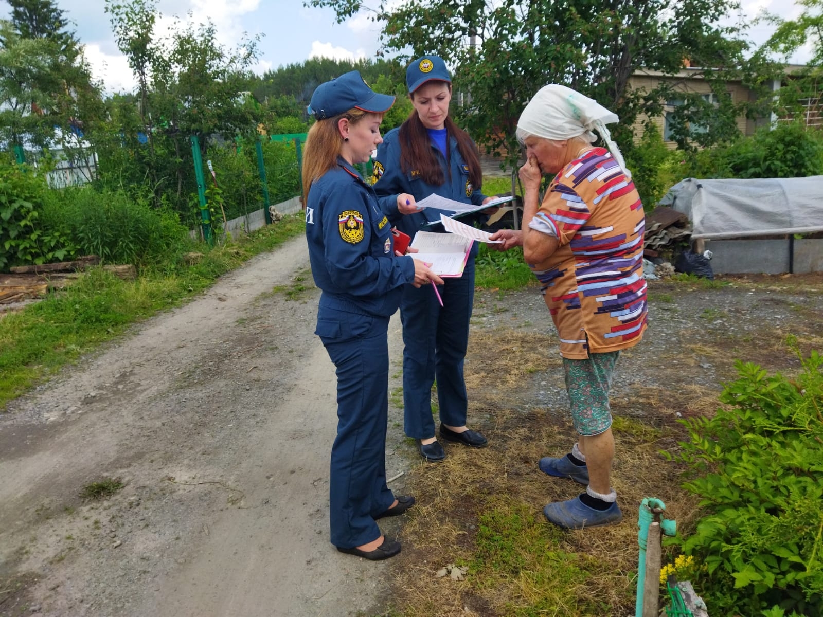 Сотрудники МЧС проводят рейды в садовых товариществах