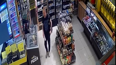 Полиция разыскивает мужчину, подозреваемого в хищении денежных средств с банковской карты